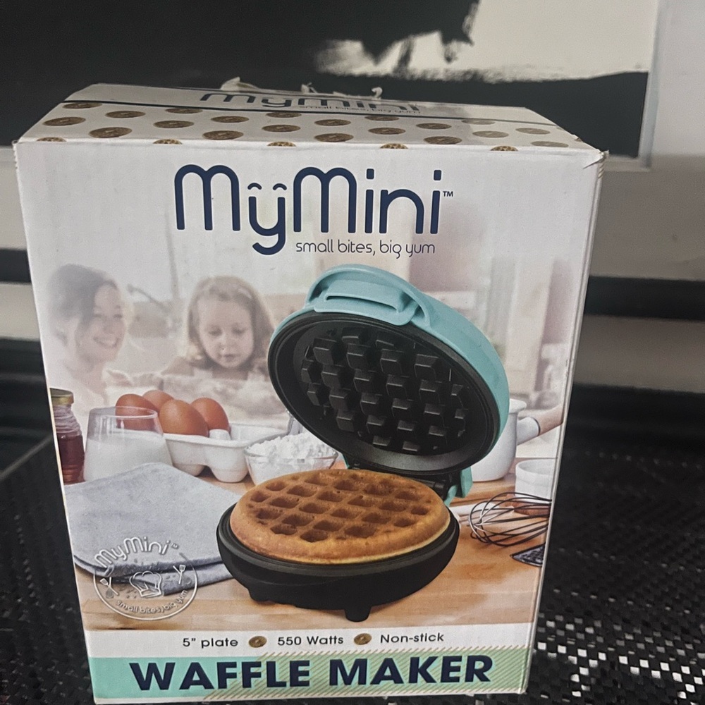 MyMini Waffle Maker in Teal